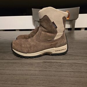Merrell Men's Suede Brown and Cream Boots